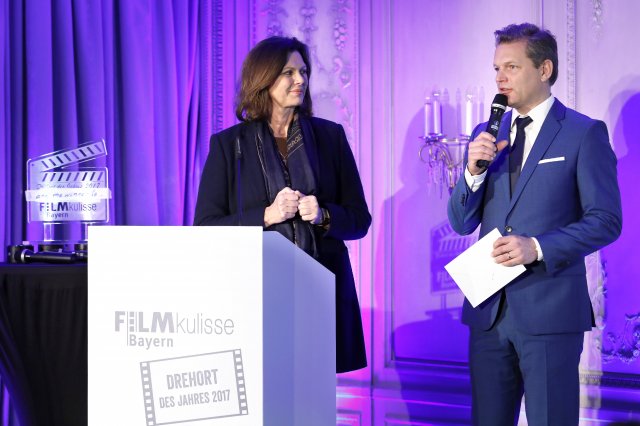 Filmverleihung Ministerin Ilse Aigner mit Tom Meiler